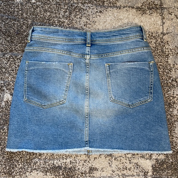 SOLD ❌Zara women’s side stripe jean mini skirt red silver jean - Picture 6 of 7